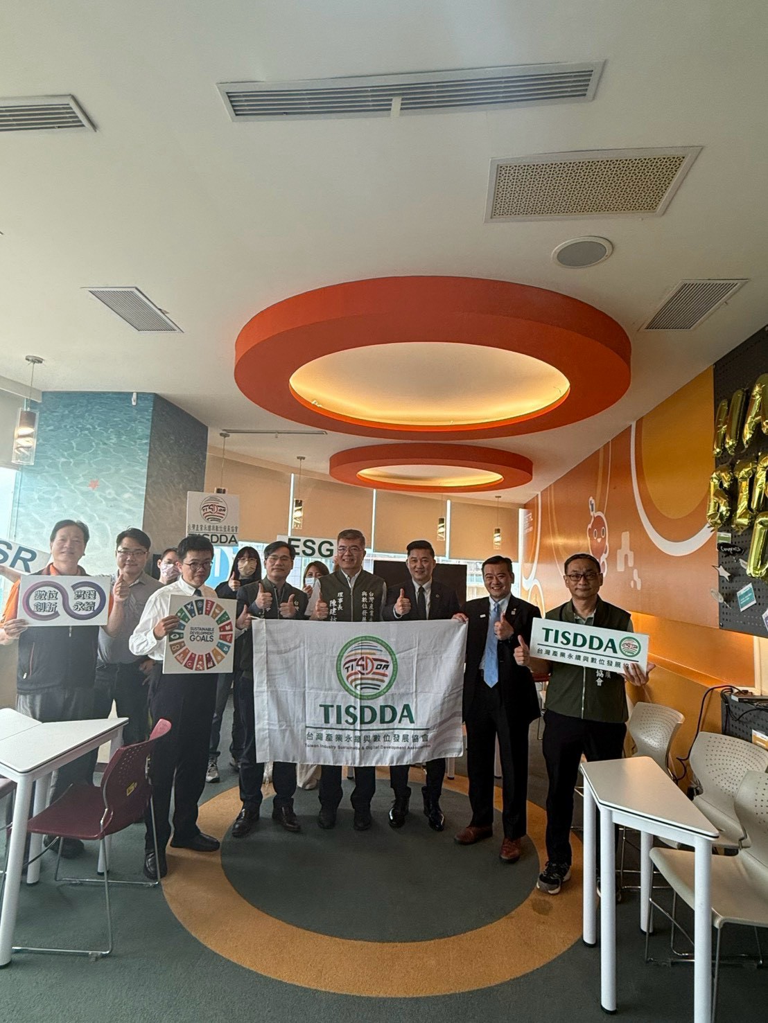 台灣產業永續與數位發展協會月例會暨威聯網科技職業參訪